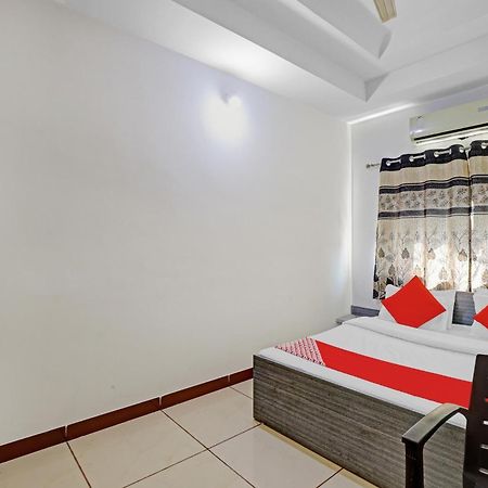 Hotel Velvet راجكوت المظهر الخارجي الصورة