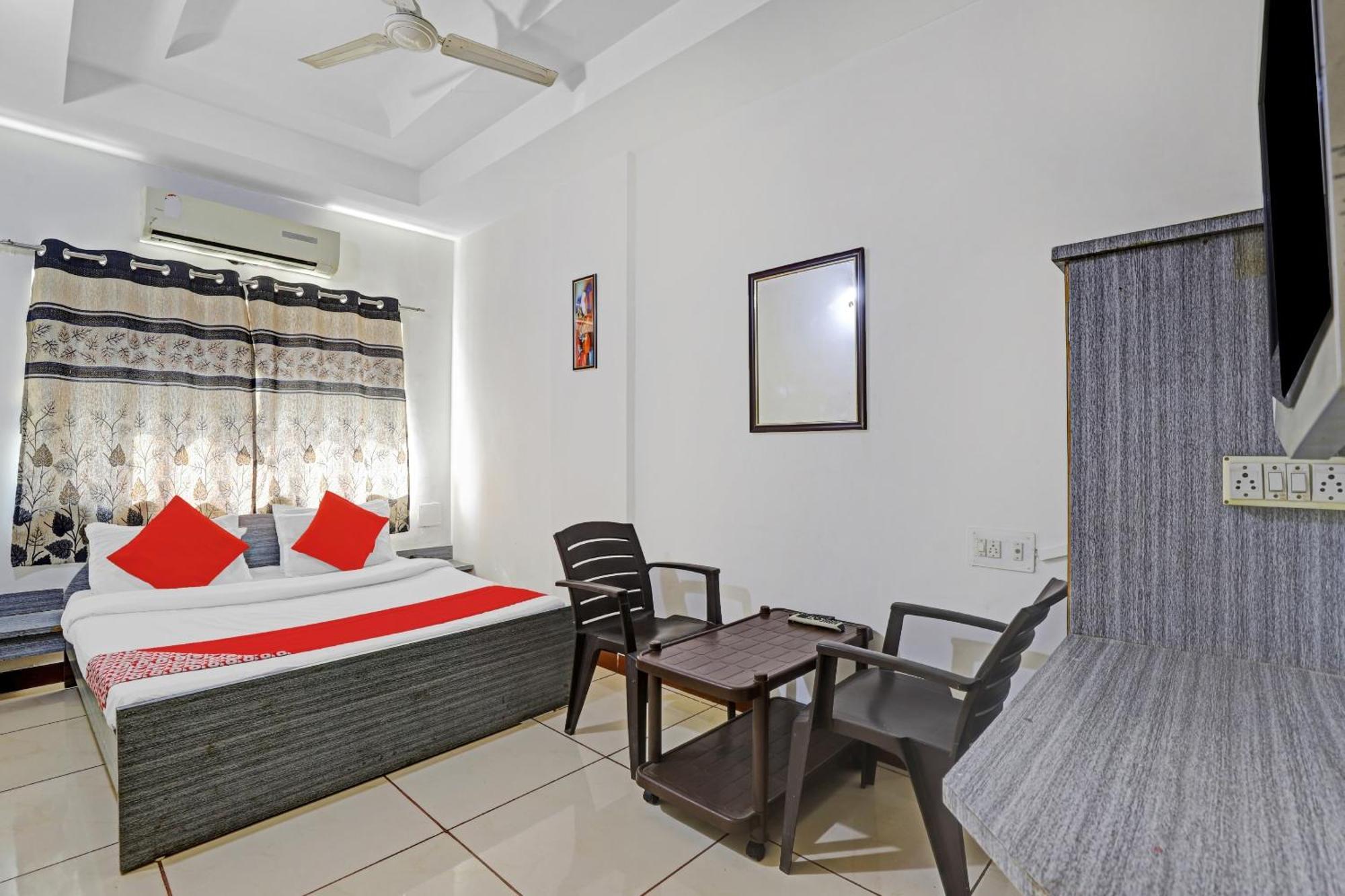 Hotel Velvet راجكوت المظهر الخارجي الصورة